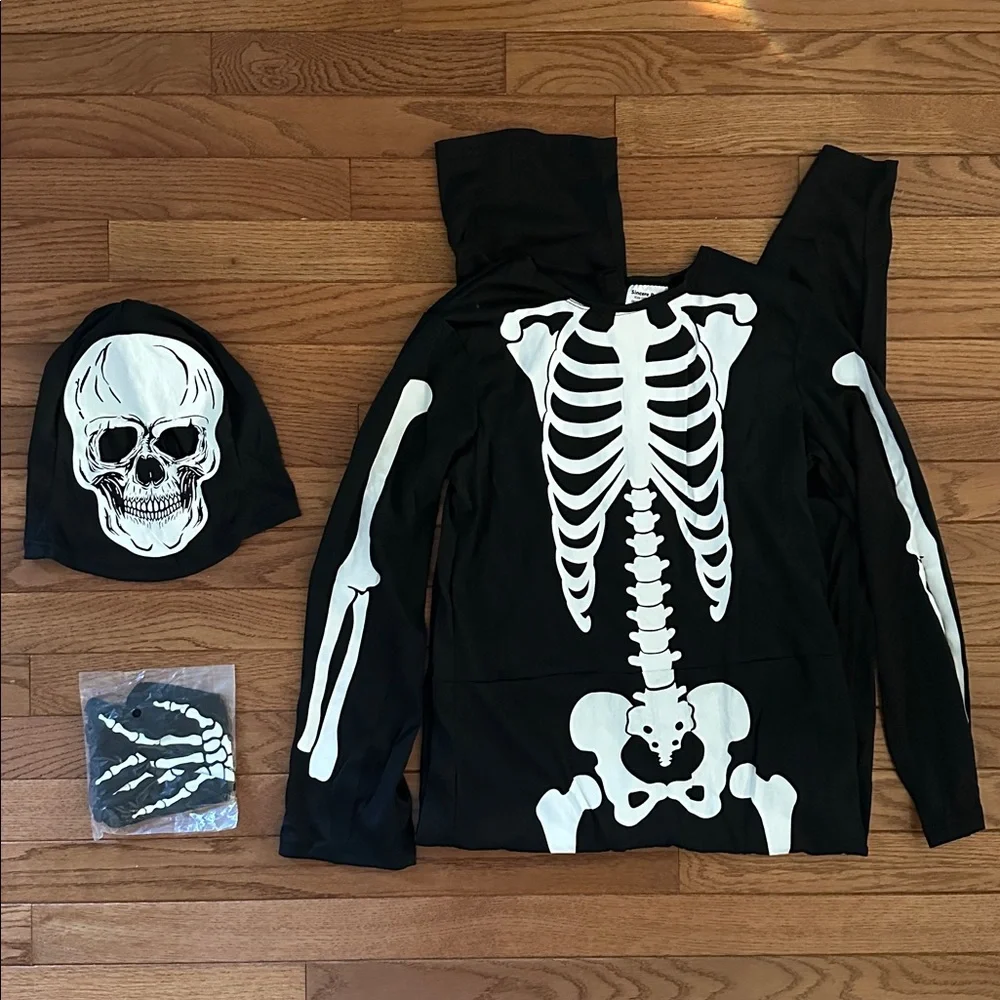 💀 NWT Kids Skeleton Costume Glow in The Dark Skeleton Halloween Costume age 9-11
